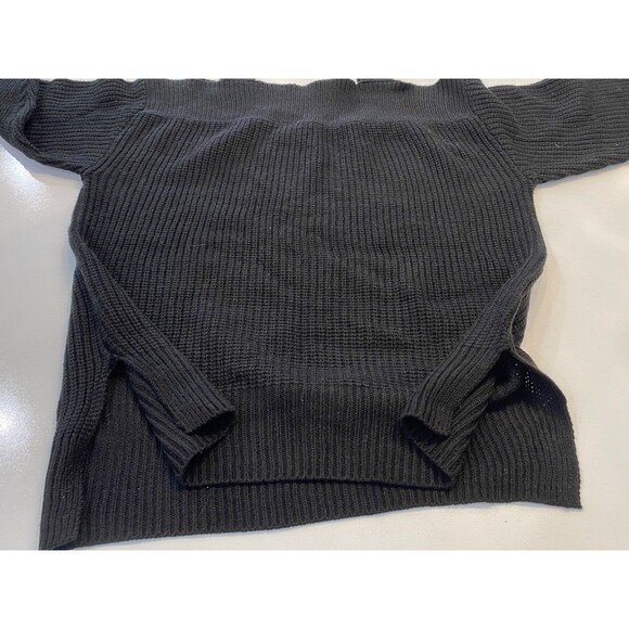Soho New York + Co Cold Shoulder Balck Knit Sweater NWT MSRP$49.95 - Picture 5 of 7